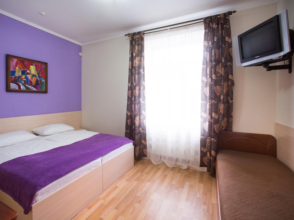 Gala Hotel Kamianets-Podilskyi Habitación foto