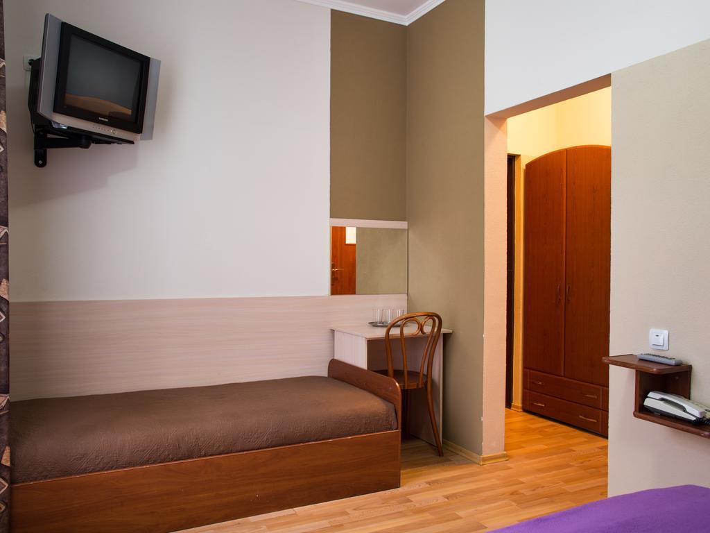 Gala Hotel Kamianets-Podilskyi Habitación foto